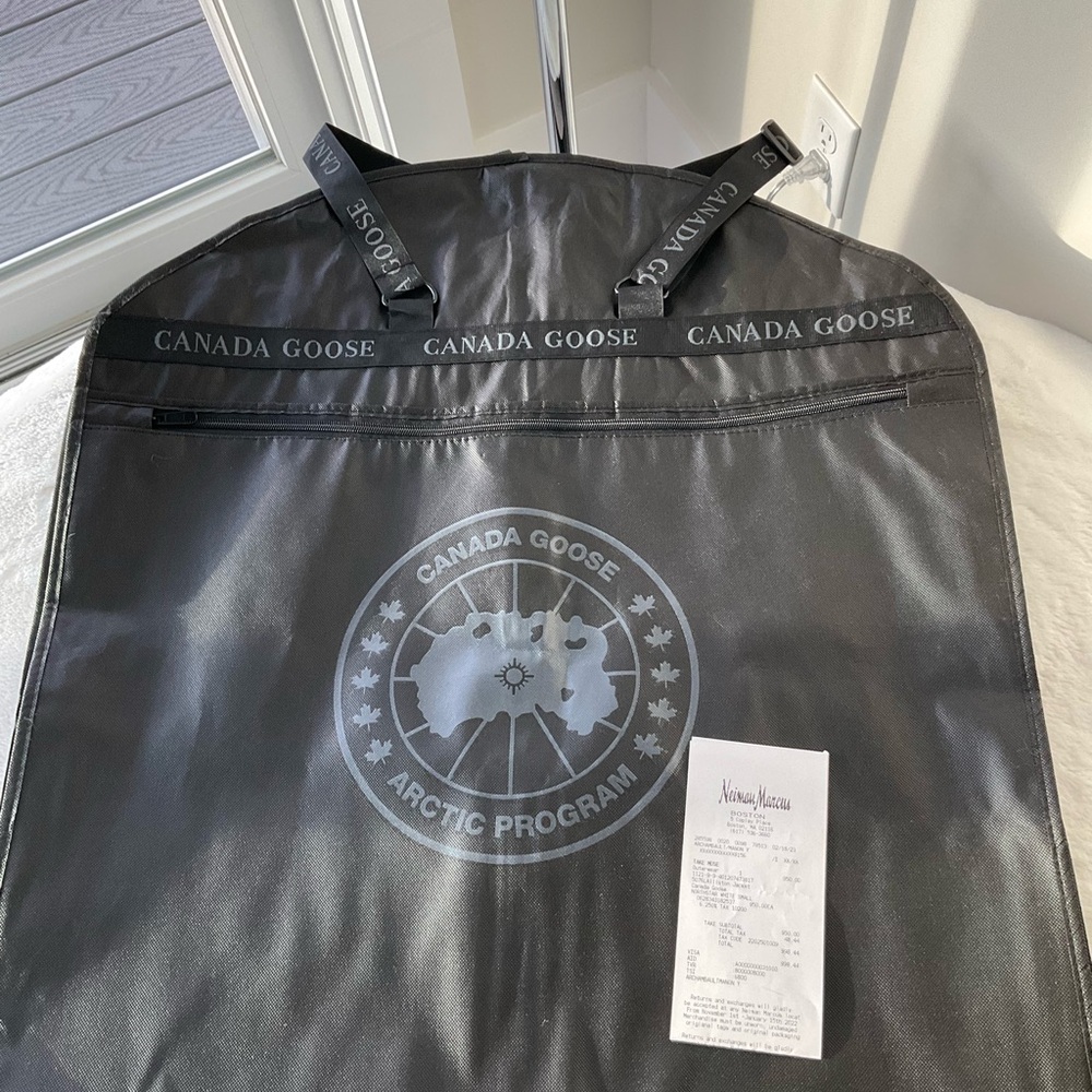 Canada Goose Alliston Puffer New w/tags Women Size Small - Picture 11 of 12